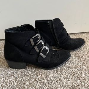 3 Buckle Bootie Women’s Size 8M